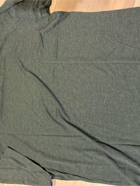 Women's Short Sleeve Tee in Heather Forest Green - Classic Crewneck